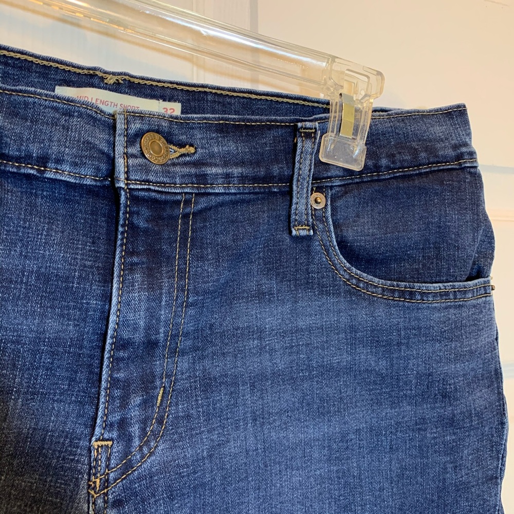 Levi’s Cuffable Denim Shorts Size 32 - Picture 2 of 5